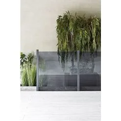 Nordic Glashegn 100x150 Cm 6 Mm Røgfarvet Med Aluliste